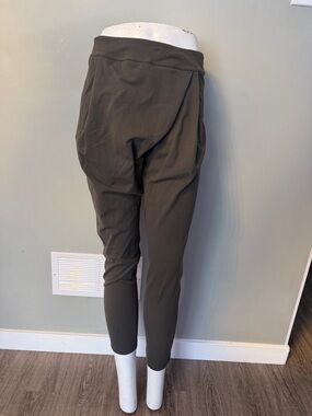 Lululemon Yogini Trouser Pant
Dark Wren